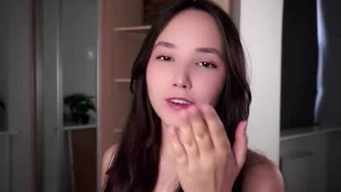 Liana online show from September 15, 2025, 5:07 am