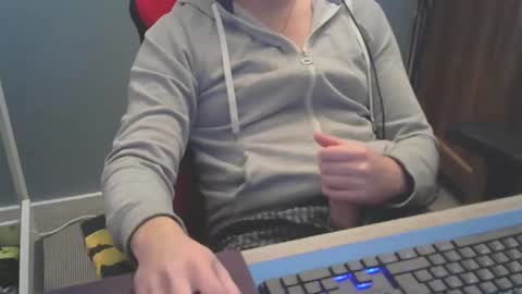 tomin3m online show from January 17, 2025, 4:57 pm