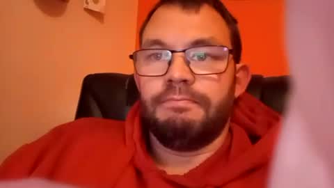 Snapshot of tomlaw1991 chatting on October 29, 2025, 6:31 pm tomlaw1991 online show from October 29, 2025, 6:31 pm