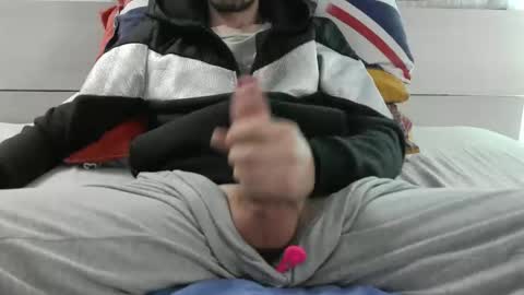 tommaso9046 online show from November 24, 2025, 5:34 pm