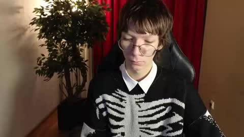 Tommie online show from November 16, 2025, 5:24 am