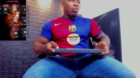 Snapshot of tommike388 chatting on February 23, 2026, 1:14 am Tom Mike online show from February 23, 2026, 1:14 am