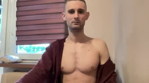 Snapshot of tommilovee chatting on April 11, 2026, 2:32 pm tommilovee online show from April 11, 2026, 2:32 pm