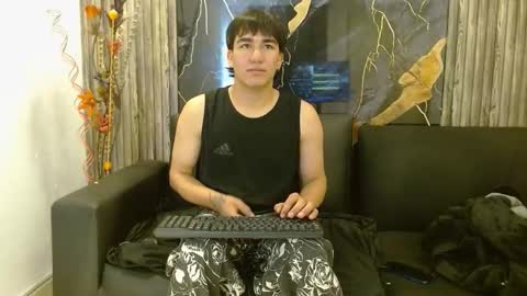 tommy160920 online show from November 14, 2025, 2:16 pm