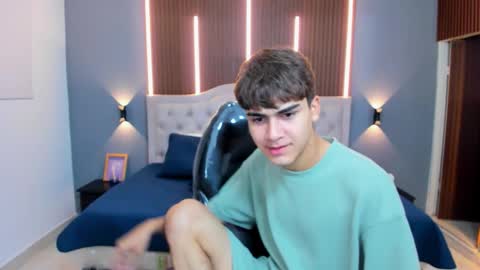 Tommy  online show from November 16, 2025, 3:34 am