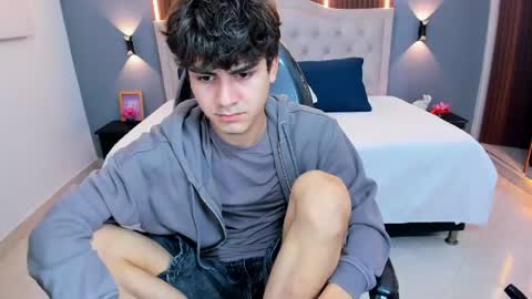 Tommy  online show from April 11, 2026, 3:44 am