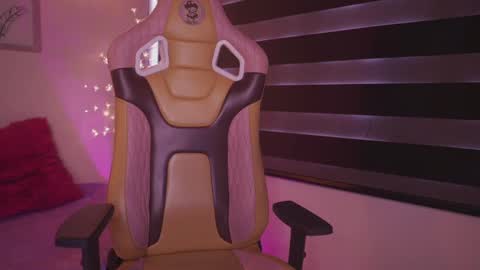 Blue  online show from March 1, 2025, 7:48 pm