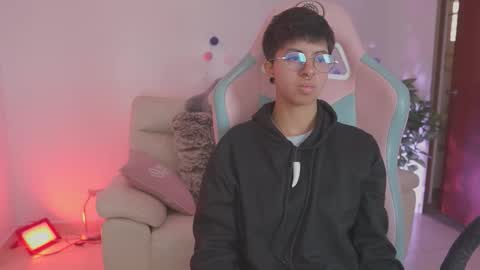 Blue  online show from October 2, 2025, 2:13 pm