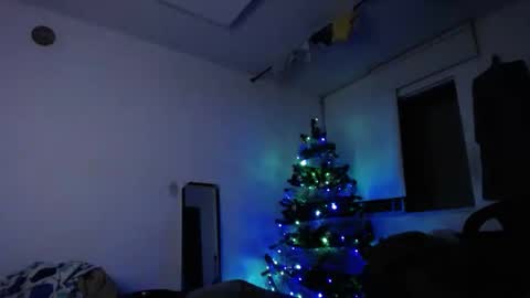   Thomas    online show from January 1, 2025, 1:04 am