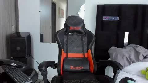   online show from February 13, 2025, 4:07 pm