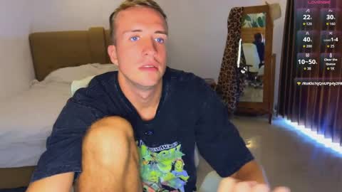 Snapshot of tommy_cumfinger chatting on May 2, 2026, 12:26 am Tommy online show from May 2, 2026, 12:26 am