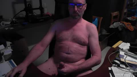 tommy_en online show from February 3, 2025, 9:41 am