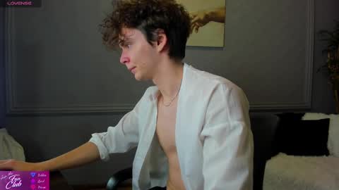 Snapshot of tommy_jamm chatting on February 17, 2025, 7:10 pm Tommy online show from February 17, 2025, 7:10 pm