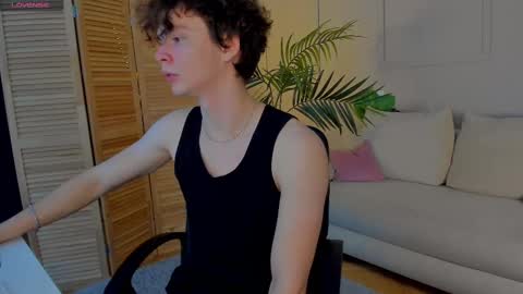 Snapshot of tommy_jamm chatting on February 25, 2025, 3:49 pm Tommy online show from February 25, 2025, 3:49 pm