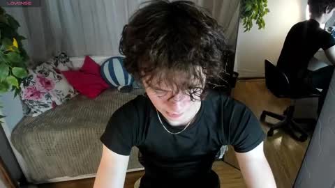 Snapshot of tommy_jamm chatting on March 3, 2025, 3:20 pm Tommy online show from March 3, 2025, 3:20 pm