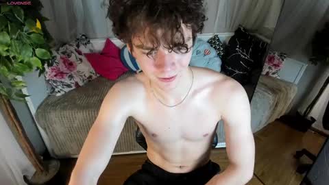 Snapshot of tommy_jamm chatting on March 3, 2025, 6:22 pm Tommy online show from March 3, 2025, 6:22 pm
