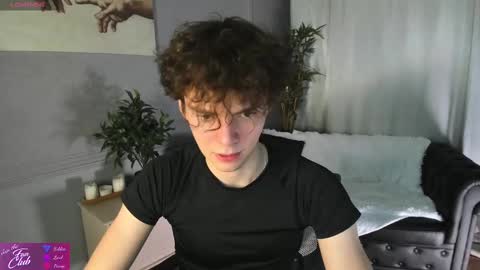 Snapshot of tommy_jamm chatting on March 6, 2025, 3:24 pm Tommy online show from March 6, 2025, 3:24 pm
