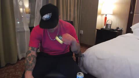 Snapshot of tommy_knuckles chatting on December 30, 2024, 2:20 am Tommy online show from December 30, 2024, 2:20 am