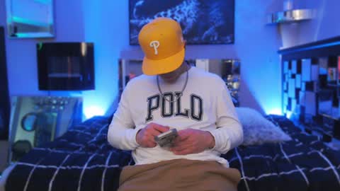 Snapshot of tommy_knuckles chatting on January 12, 2025, 12:49 am Tommy online show from January 12, 2025, 12:49 am