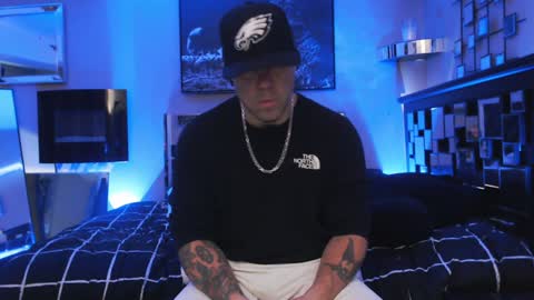 Snapshot of tommy_knuckles chatting on January 19, 2025, 6:32 pm Tommy online show from January 19, 2025, 6:32 pm