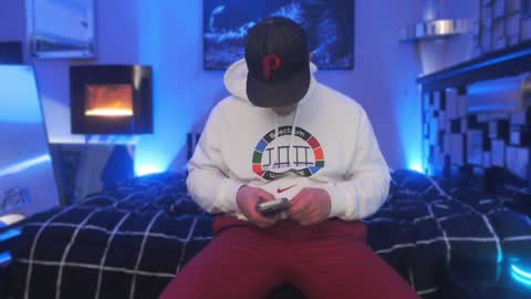 Snapshot of tommy_knuckles chatting on January 24, 2025, 1:24 am Tommy online show from January 24, 2025, 1:24 am