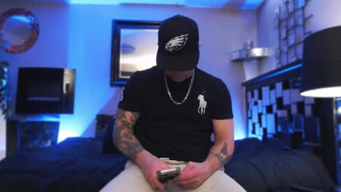 Snapshot of tommy_knuckles chatting on February 26, 2025, 5:28 pm Tommy online show from February 26, 2025, 5:28 pm