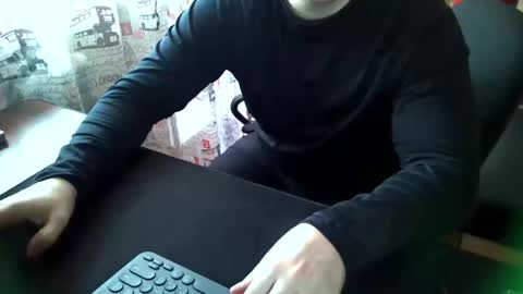 Tommi Li online show from January 7, 2025, 7:20 am