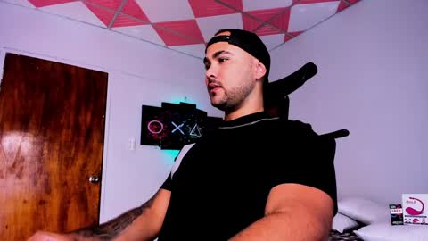 tommy_sccott online show from January 22, 2025, 2:15 am