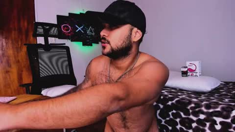 tommy_sccott online show from February 14, 2025, 3:22 am