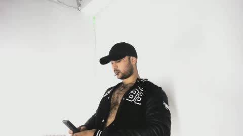 tommy_sccott online show from October 9, 2025, 12:08 am