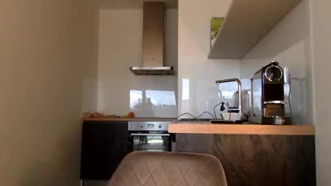 Thomas Fit online show from December 20, 2024, 12:16 pm