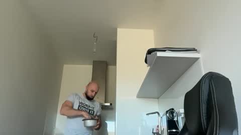 Thomas Fit online show from October 19, 2025, 8:59 am