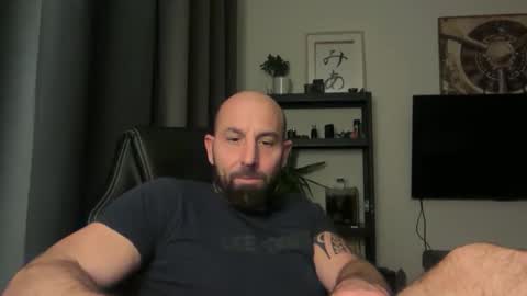 Thomas Fit online show from November 14, 2025, 9:46 pm