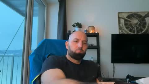 Snapshot of tommyx01 chatting on January 14, 2026, 6:52 am Thomas Fit online show from January 14, 2026, 6:52 am