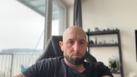 Snapshot of tommyx01 chatting on February 4, 2026, 1:06 pm Thomas Fit online show from February 4, 2026, 1:06 pm