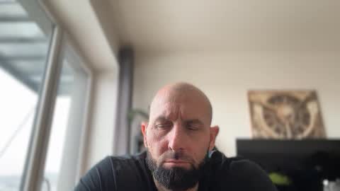 Snapshot of tommyx01 chatting on February 17, 2026, 12:01 pm Thomas Fit online show from February 17, 2026, 12:01 pm