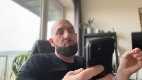 Snapshot of tommyx01 chatting on February 19, 2026, 8:43 am Thomas Fit online show from February 19, 2026, 8:43 am