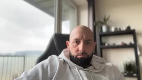 Snapshot of tommyx01 chatting on February 21, 2026, 2:40 pm Thomas Fit online show from February 21, 2026, 2:40 pm