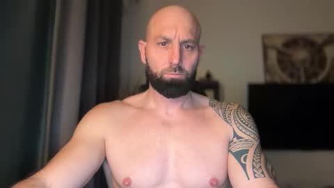 Snapshot of tommyx01 chatting on February 22, 2026, 10:08 pm Thomas Fit online show from February 22, 2026, 10:08 pm