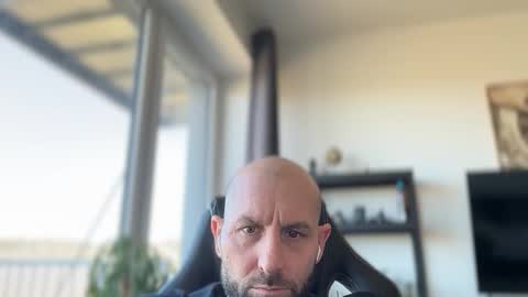 Thomas Fit online show from April 8, 2026, 10:04 am