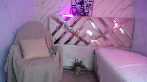 leyla  online show from December 21, 2024, 3:25 am