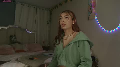 leyla  online show from September 23, 2025, 8:39 am