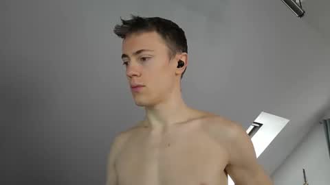 Snapshot of tomtimon11 chatting on November 3, 2025, 11:22 am tomtimon11 online show from November 3, 2025, 11:22 am