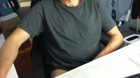 Tom online show from December 2, 2025, 10:09 am