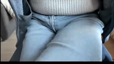 Tom online show from March 27, 2026, 2:06 pm