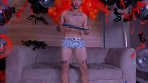 Tonny online show from October 28, 2025, 1:47 pm