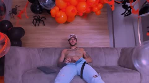 Tonny online show from October 31, 2025, 1:34 pm