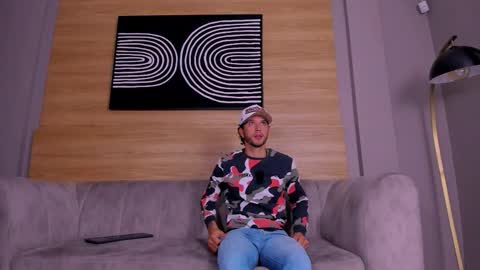 Tonny online show from November 5, 2025, 1:33 pm