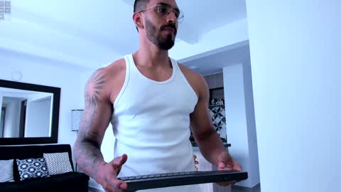 tony muscle1 online show from December 22, 2024, 6:26 pm