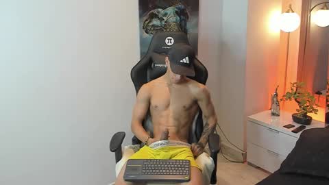 tony_petrov online show from October 7, 2025, 10:56 am